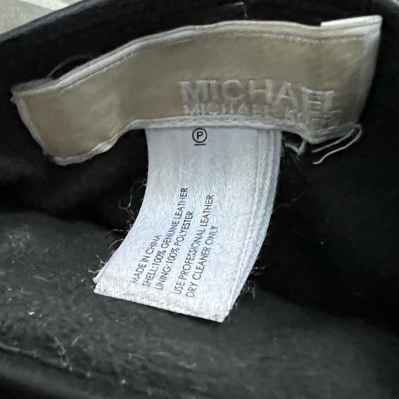 MICHAELS KORS BLACK 100% LEATHER GLOVES EUC size medium - Picture 3 of 3